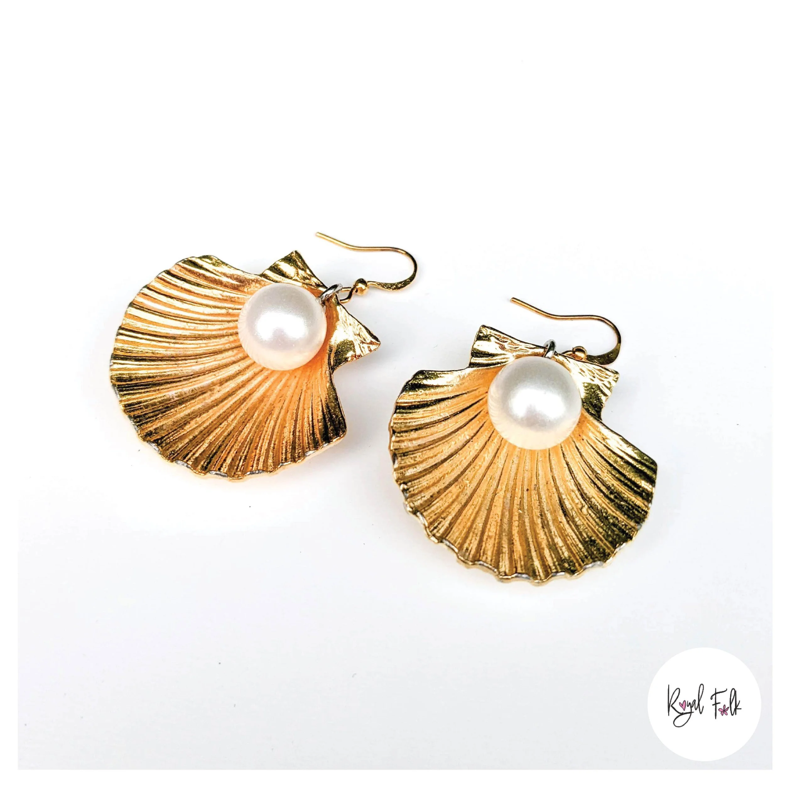 Gold scallop shell earrings deals